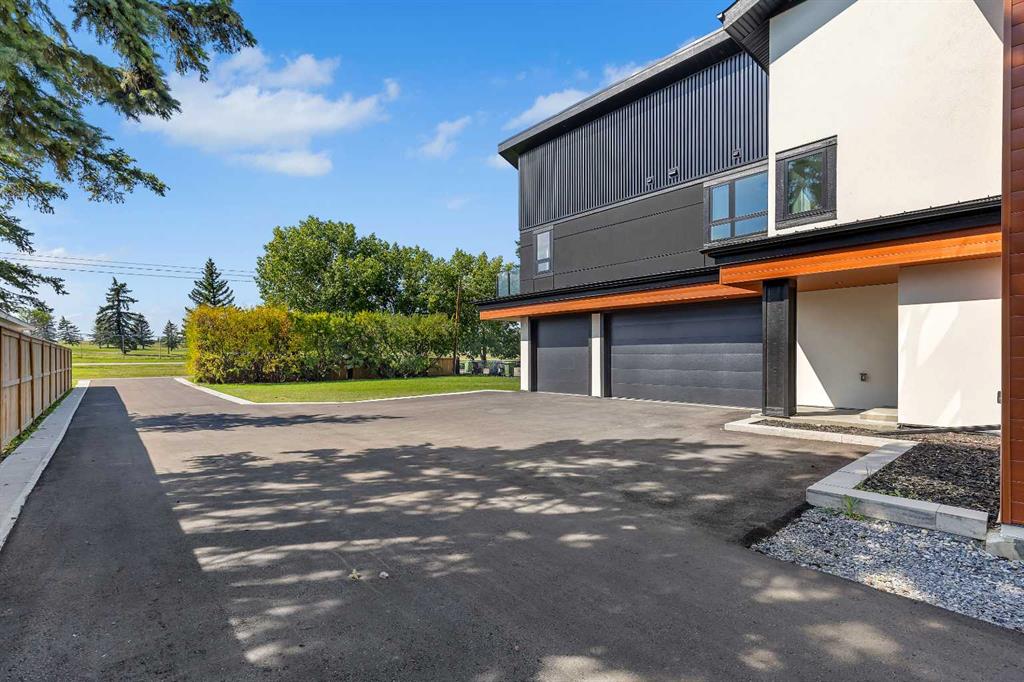 Picture for 476 WEST CHESTERMERE Drive 