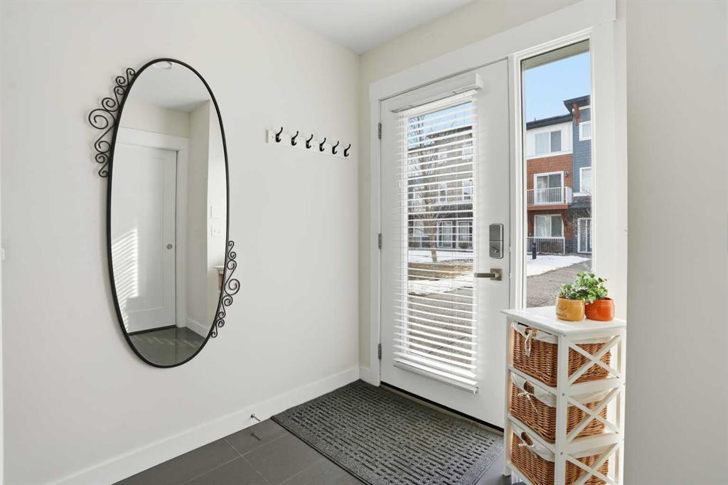 Picture for 70, 111 Rainbow Falls Gate 