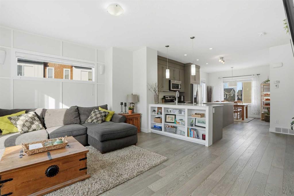 Picture for 70, 111 Rainbow Falls Gate 