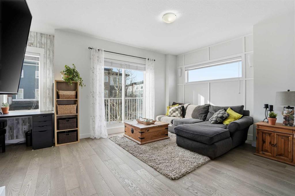 Picture for 70, 111 Rainbow Falls Gate 