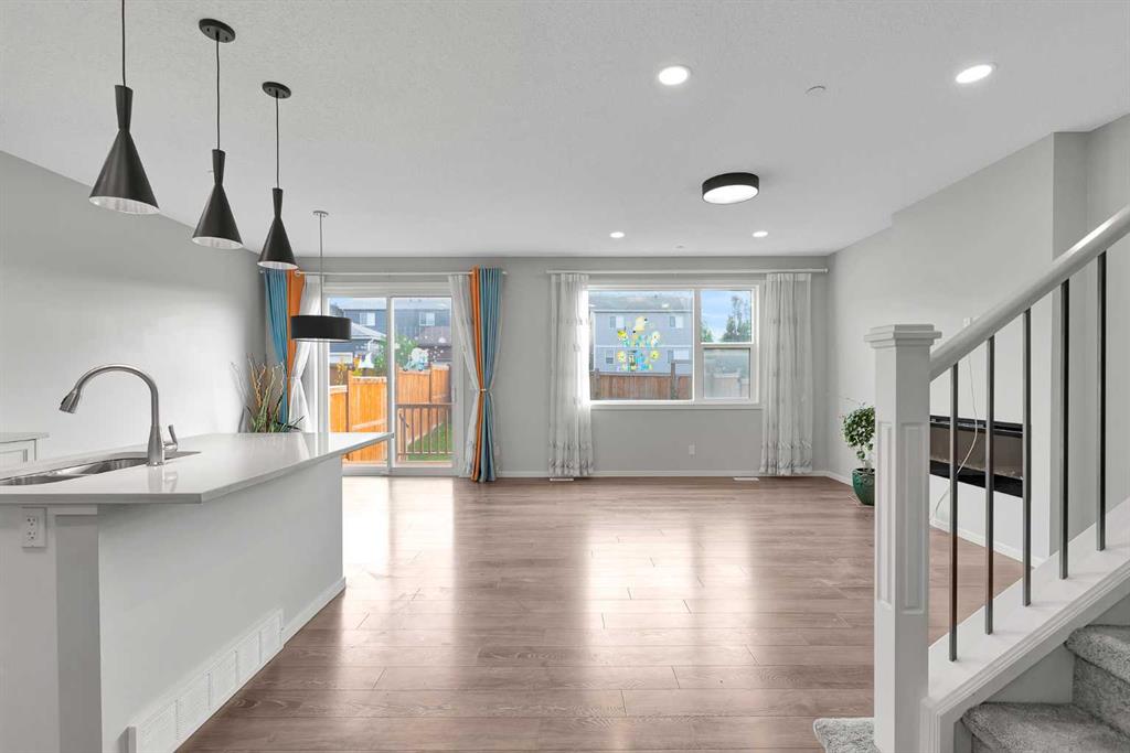 Picture for 106 Lucas Crescent NW