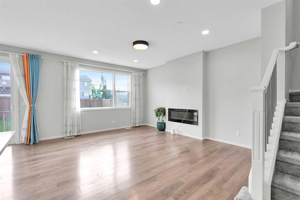 Picture for 106 Lucas Crescent NW