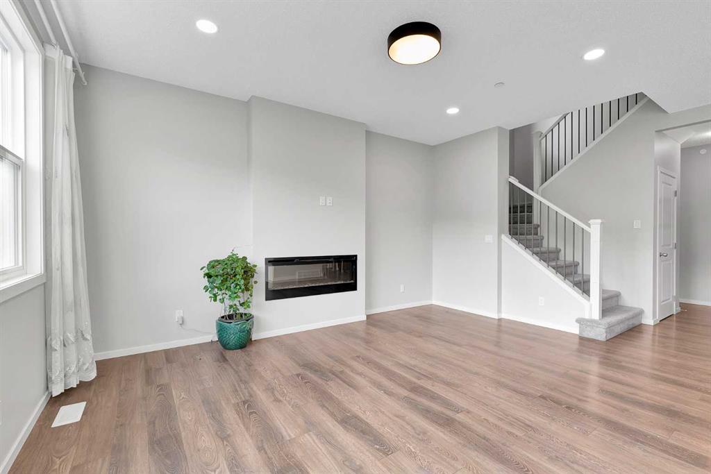 Picture for 106 Lucas Crescent NW