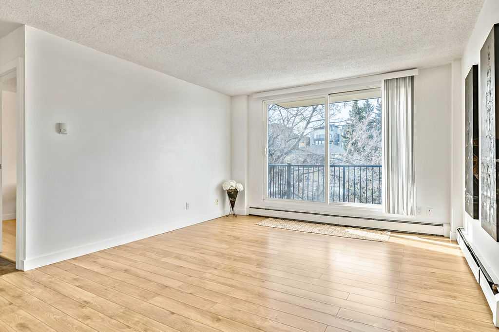 Picture for 402, 2220 16A Street W