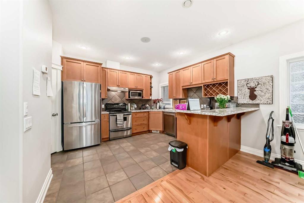 Picture for 1, 710 56 Avenue SW