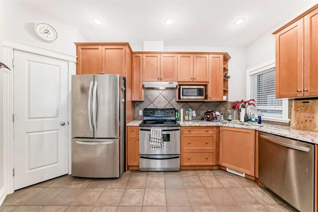 Picture for 1, 710 56 Avenue SW