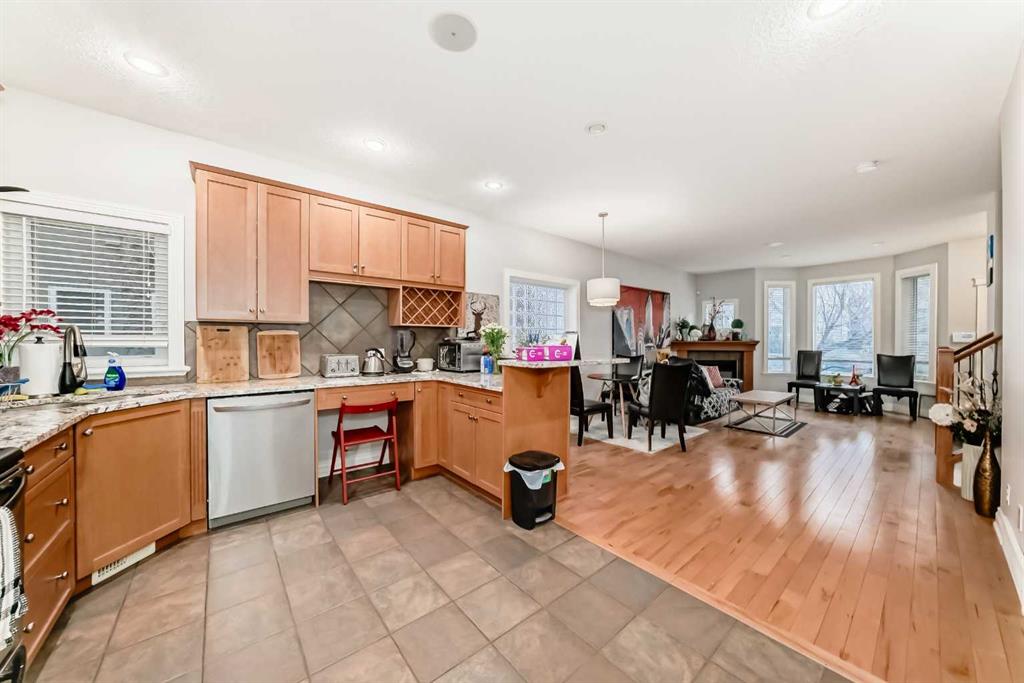 Picture for 1, 710 56 Avenue SW