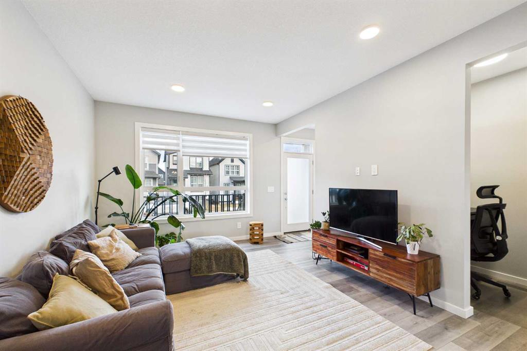 Picture for 41 Heirloom Crescent SE