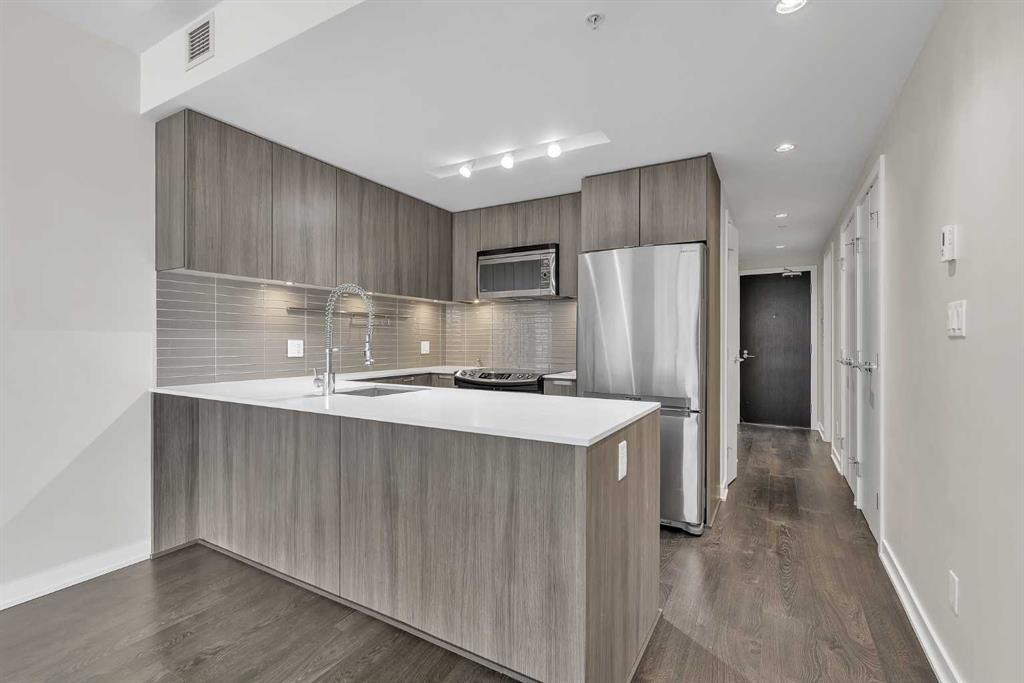 Picture for 815, 626 14 Avenue SW