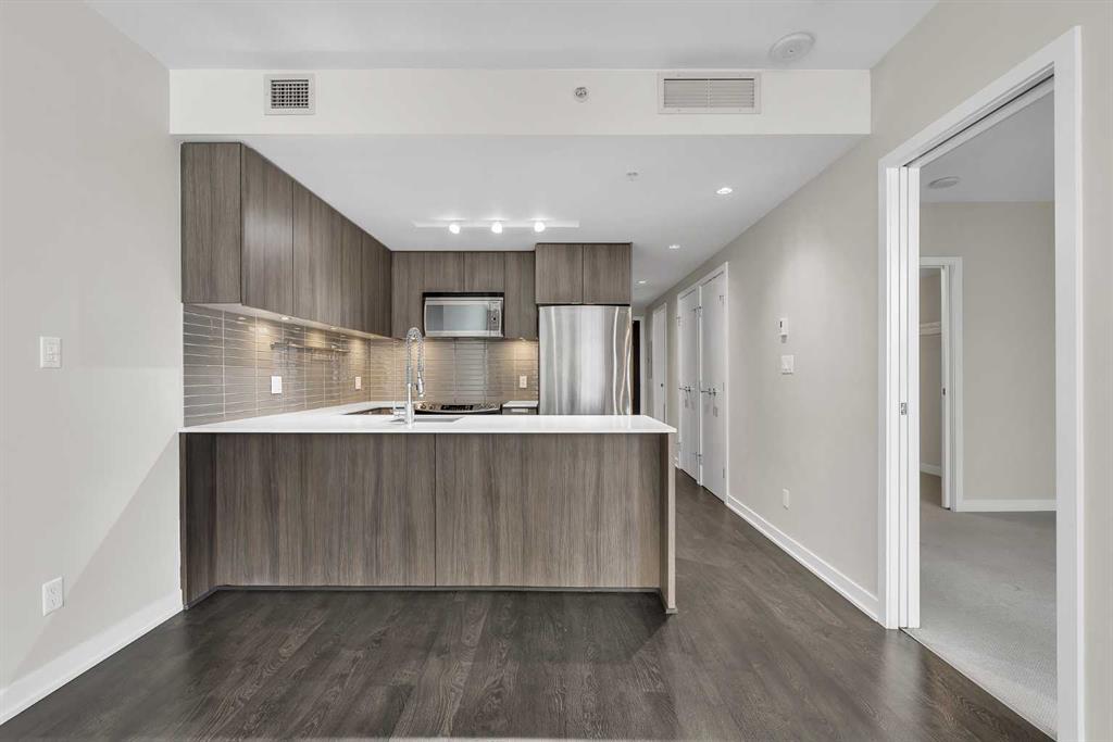 Picture for 815, 626 14 Avenue SW