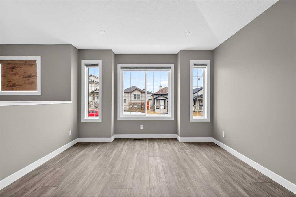 Picture for 125 Saddlefield Crescent NE