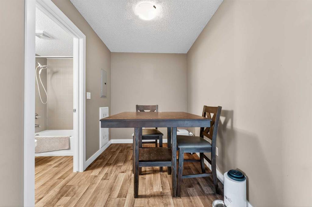 Picture for 4317, 403 Mackenzie Way SW