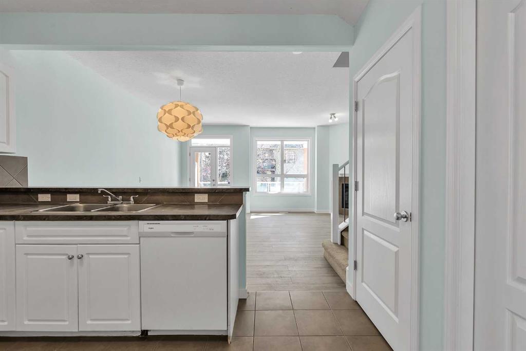 Picture for 34 Royal Manor NW