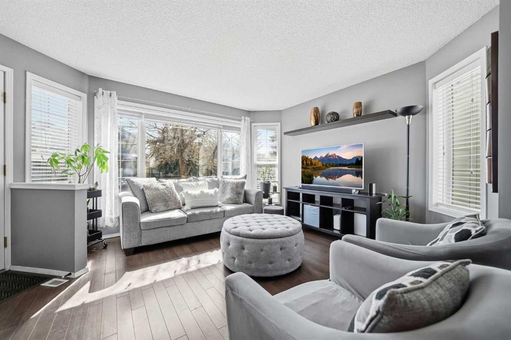 Picture for 28 Martin Crossing Rise NE