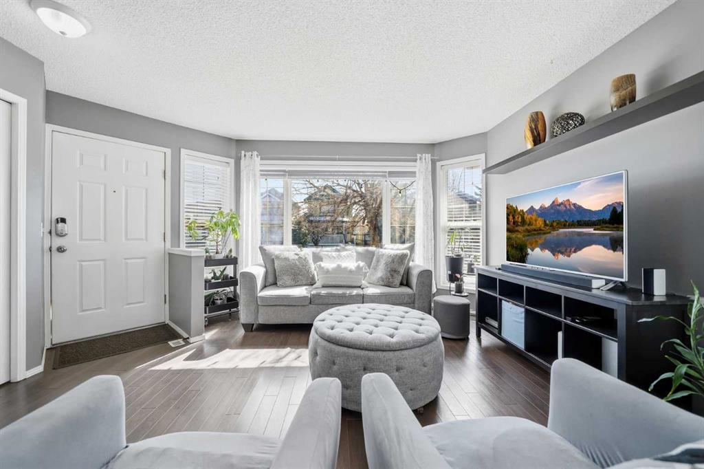 Picture for 28 Martin Crossing Rise NE