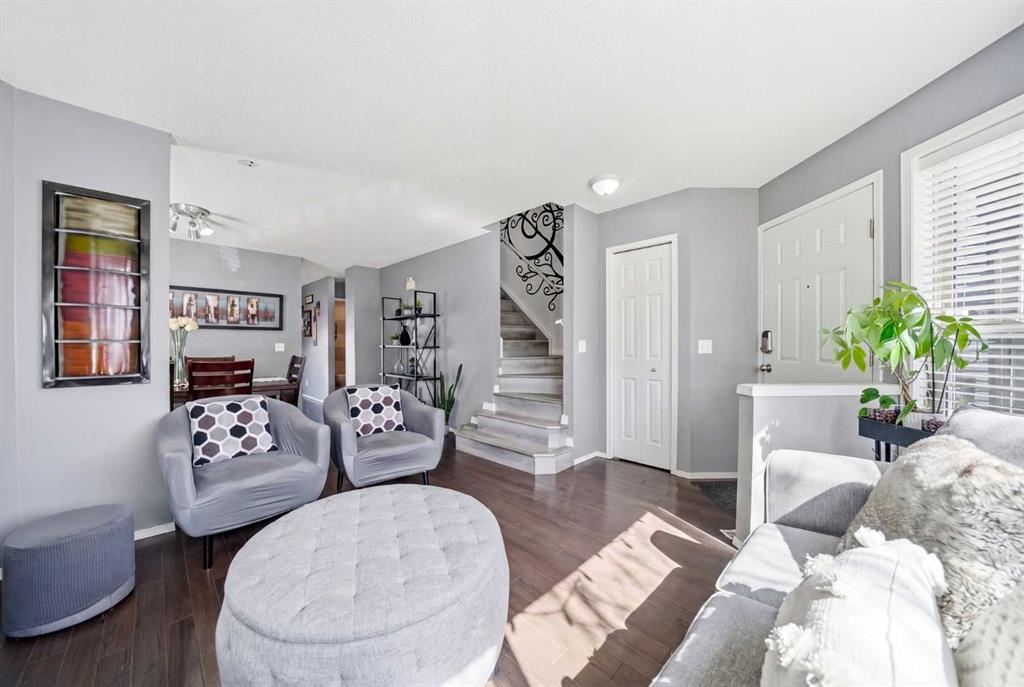 Picture for 28 Martin Crossing Rise NE