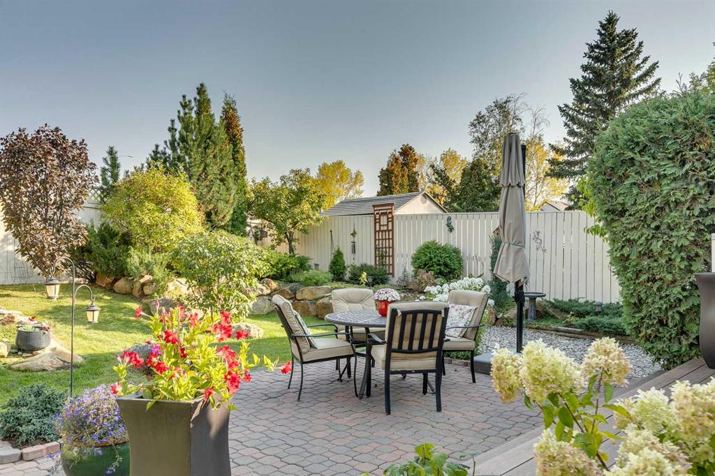 Picture for 8 Douglas Woods View SE