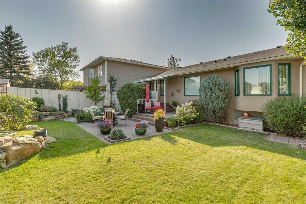 Picture for 8 Douglas Woods View SE