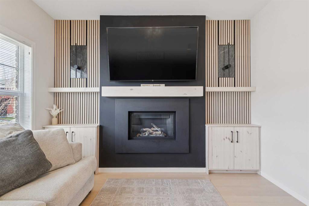 Picture for 325 Marquis Heights SE