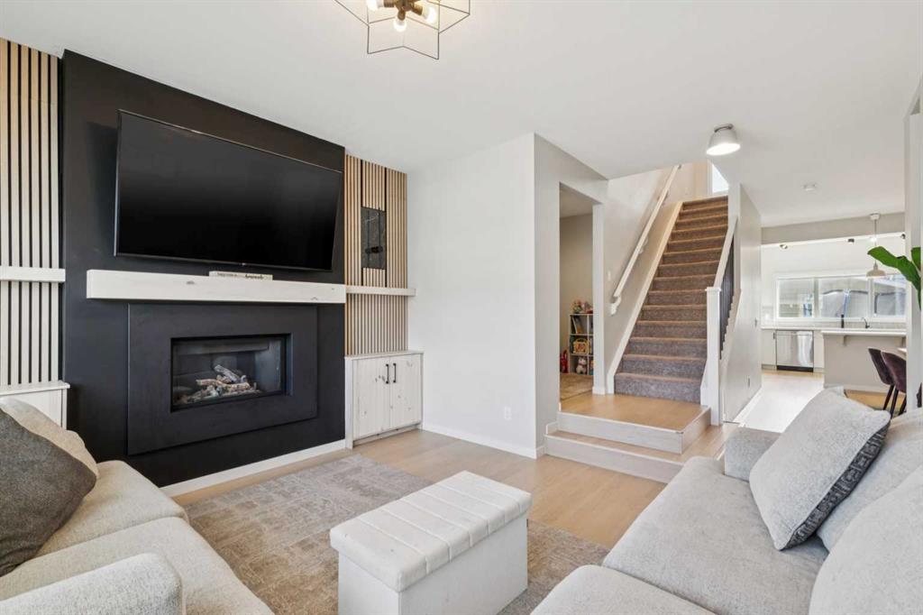 Picture for 325 Marquis Heights SE