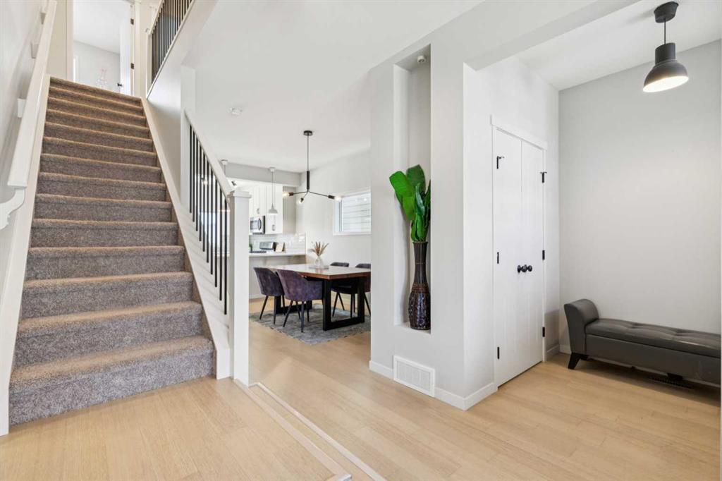 Picture for 325 Marquis Heights SE