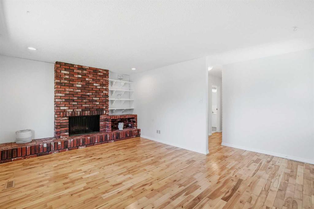 Picture for 6119 Blackthorn Crescent NE