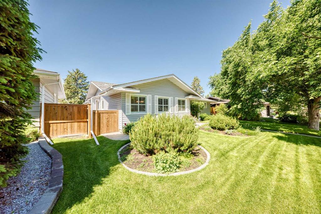 Picture for 10435 Mapleridge Crescent SE