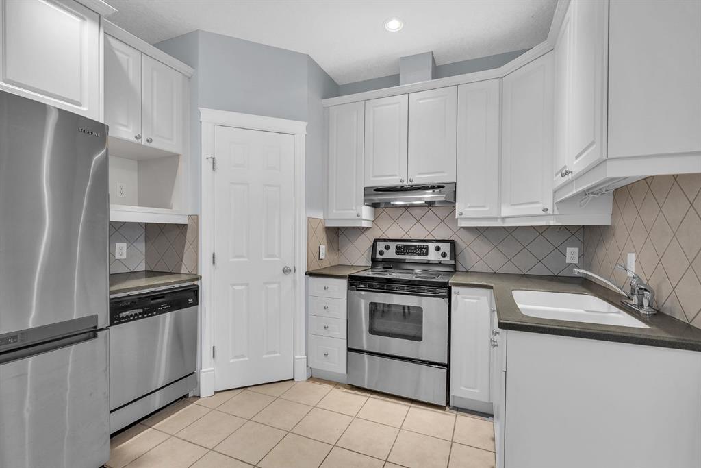 Picture for 2, 534 56 Avenue SW