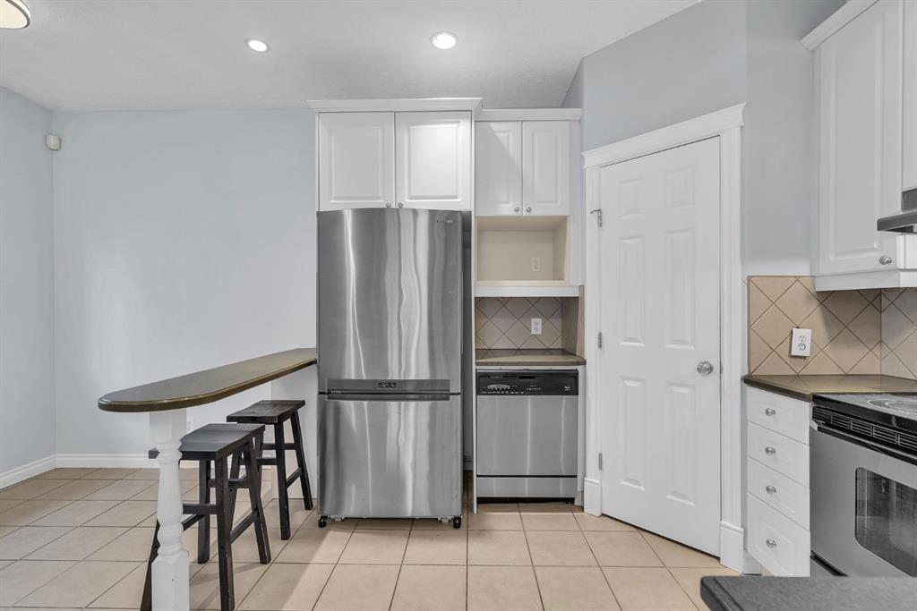 Picture for 2, 534 56 Avenue SW