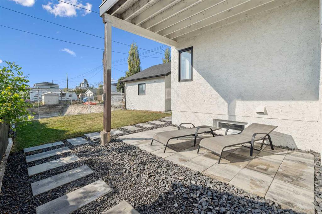 Picture for 809 9 Street NE https://www.cirrealty.ca/reb/creb/35/A2266635_27.jpg