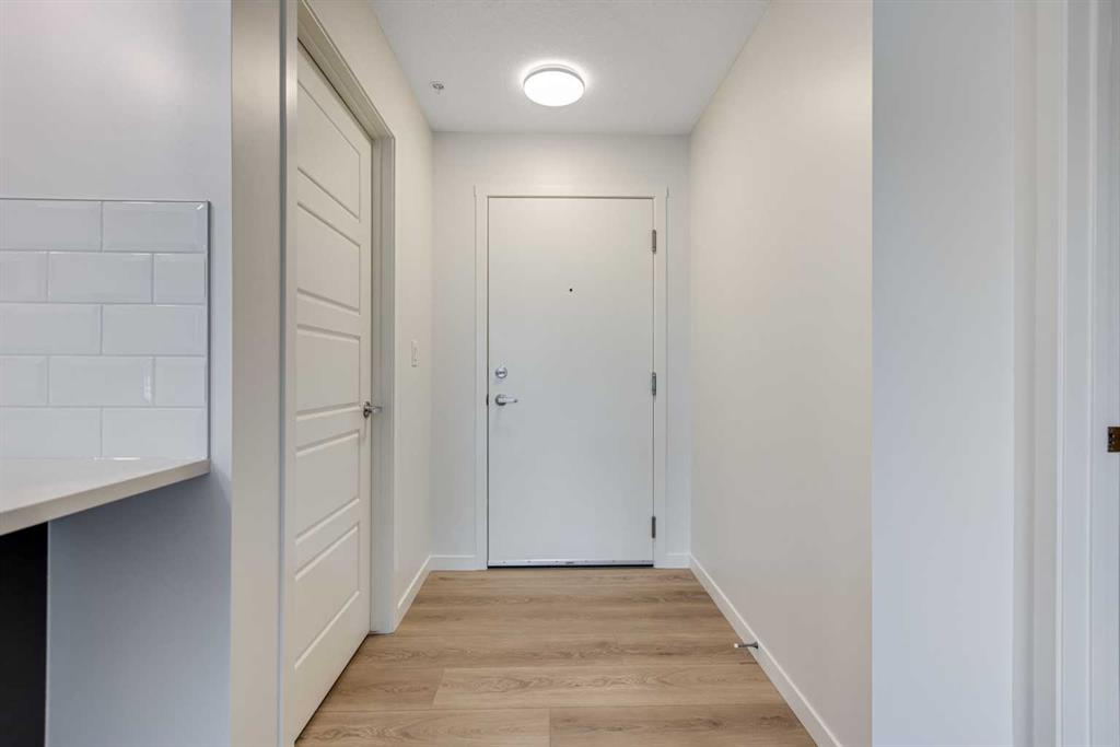 Picture for 207, 245 Edith Place NW