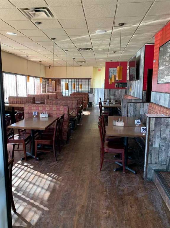 Picture for 620, 20 crowfoot Crescent NW