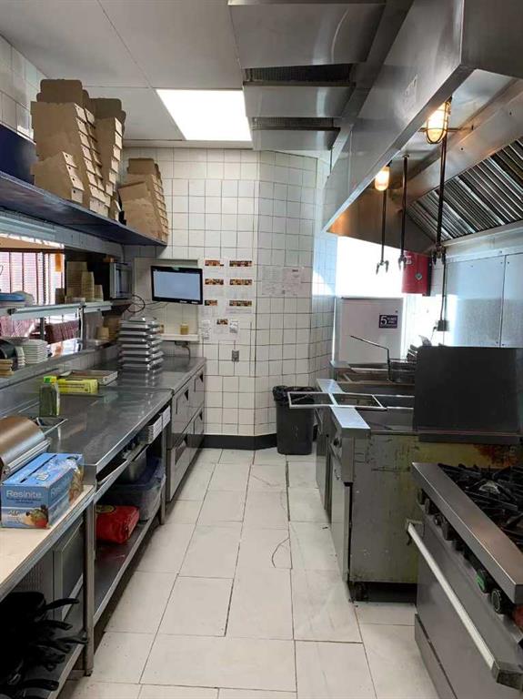 Picture for 620, 20 crowfoot Crescent NW