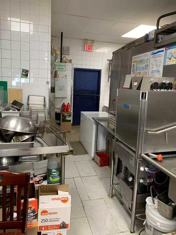 Picture for 620, 20 crowfoot Crescent NW