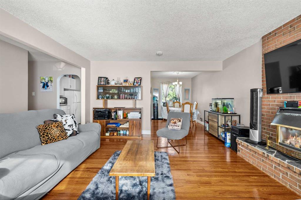 Picture for 2220 38 Street SW