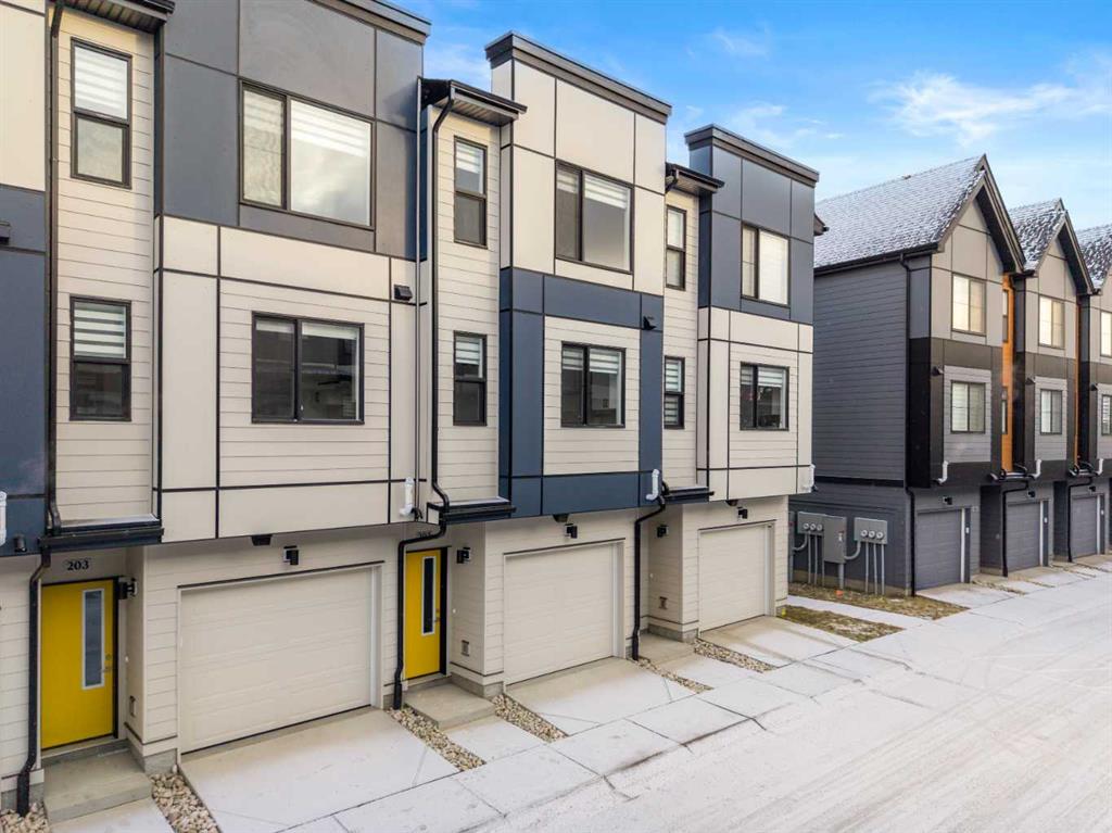 Picture for 202, 550 Seton Circle SE