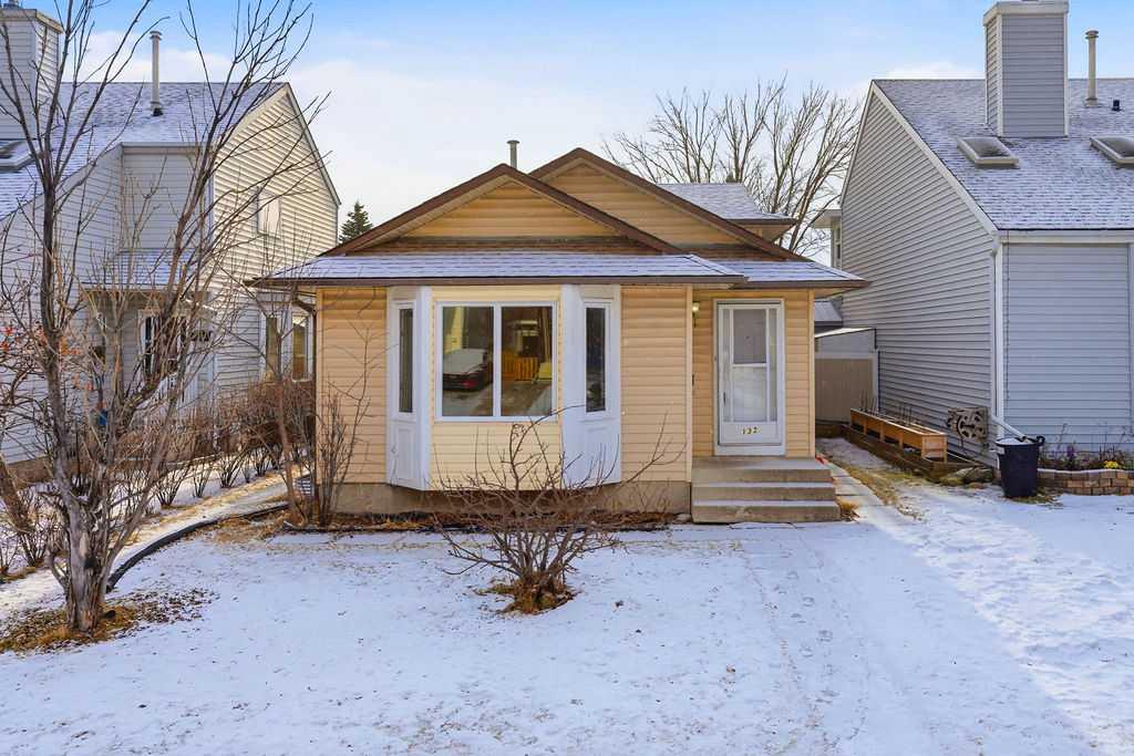 Picture for 132 Riverglen Crescent SE