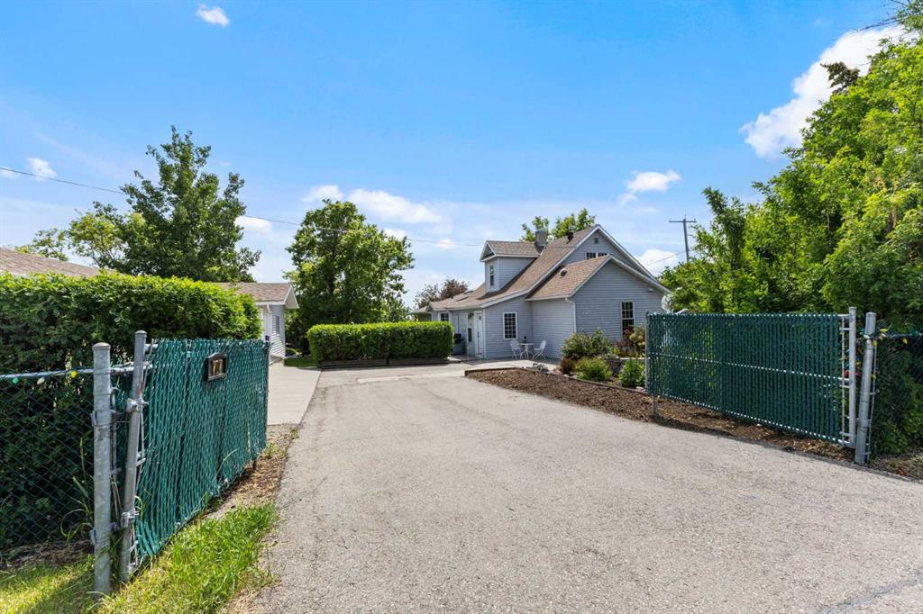 Picture for 717 East Road  