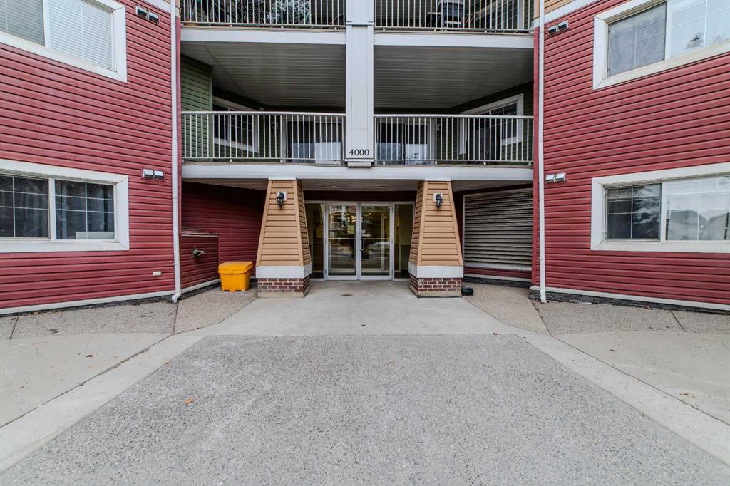 Picture for 4421, 10 Prestwick Bay SE