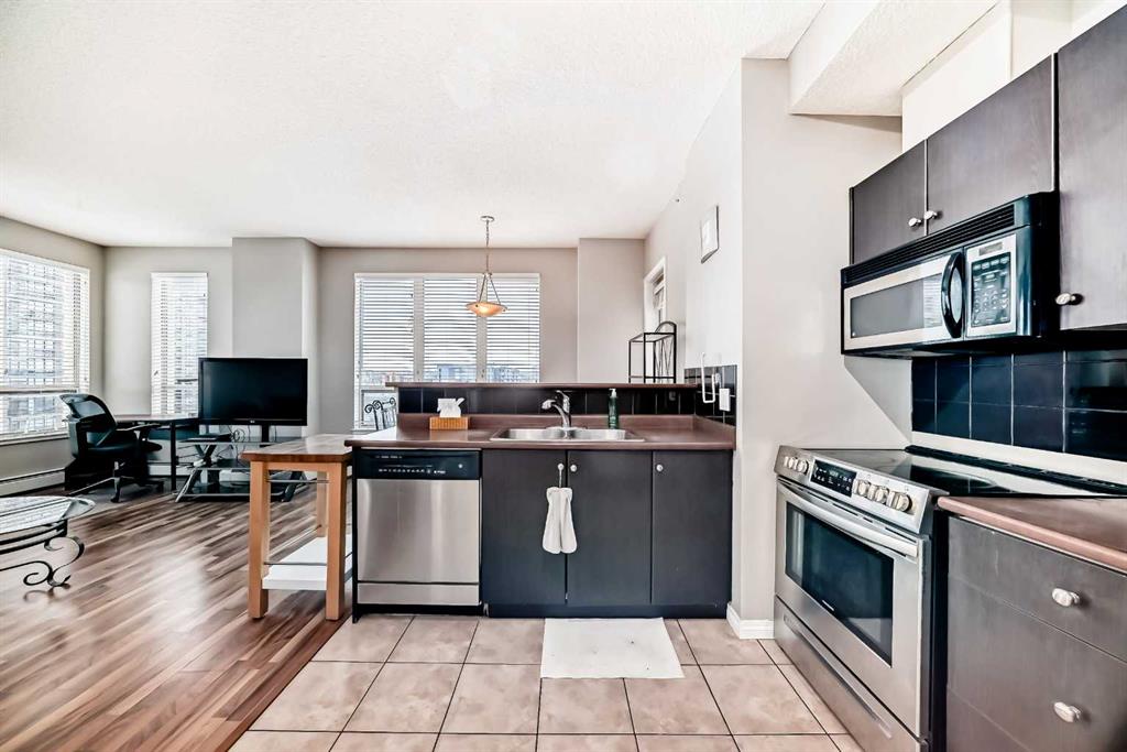 Picture for 1115, 1053 10 Street SW