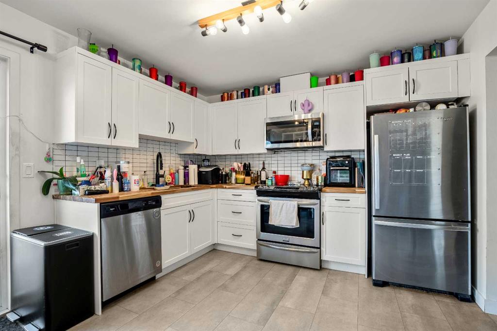 Picture for 1986 Cottonwood Crescent SE