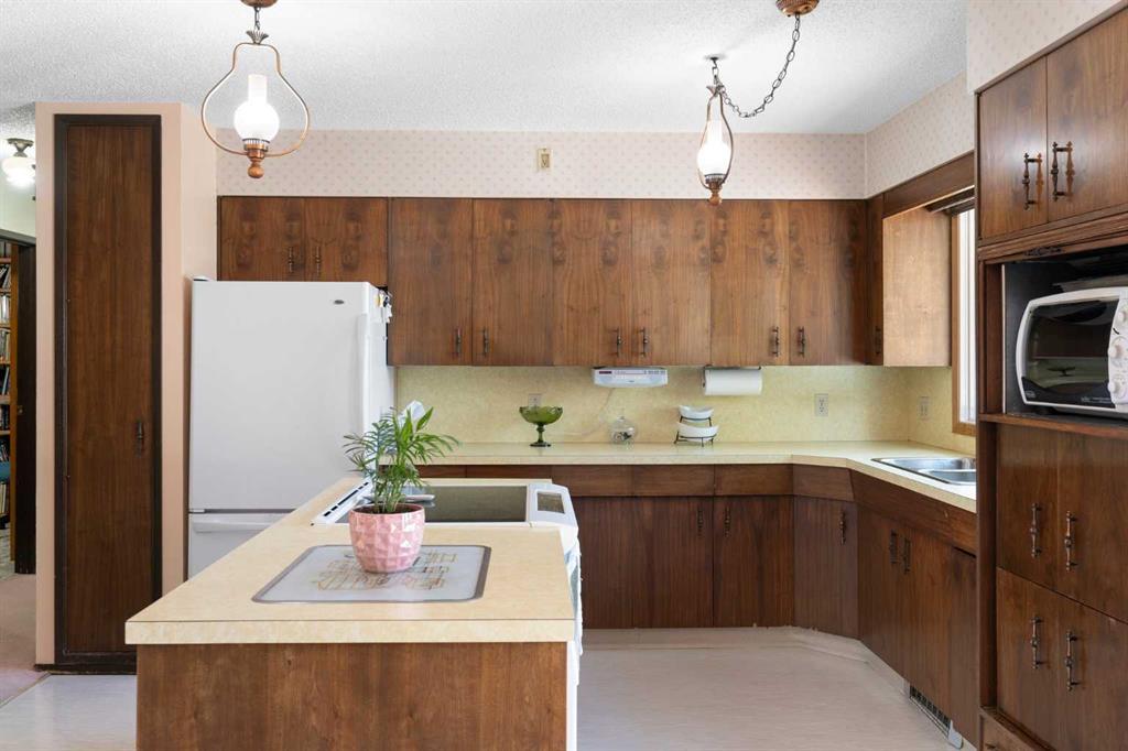 Picture for 4214 50 Avenue 