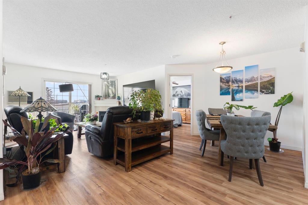 Picture for 301, 128 Centre Avenue 