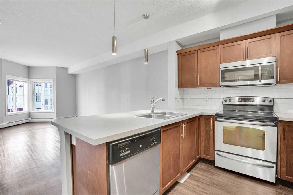 Picture for 319, 20 Royal Oak Plaza NW