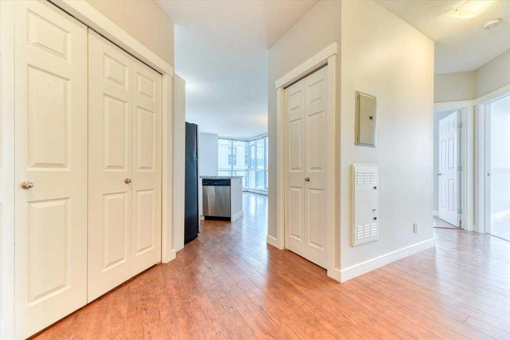 Picture for 602, 325 3 Street SE