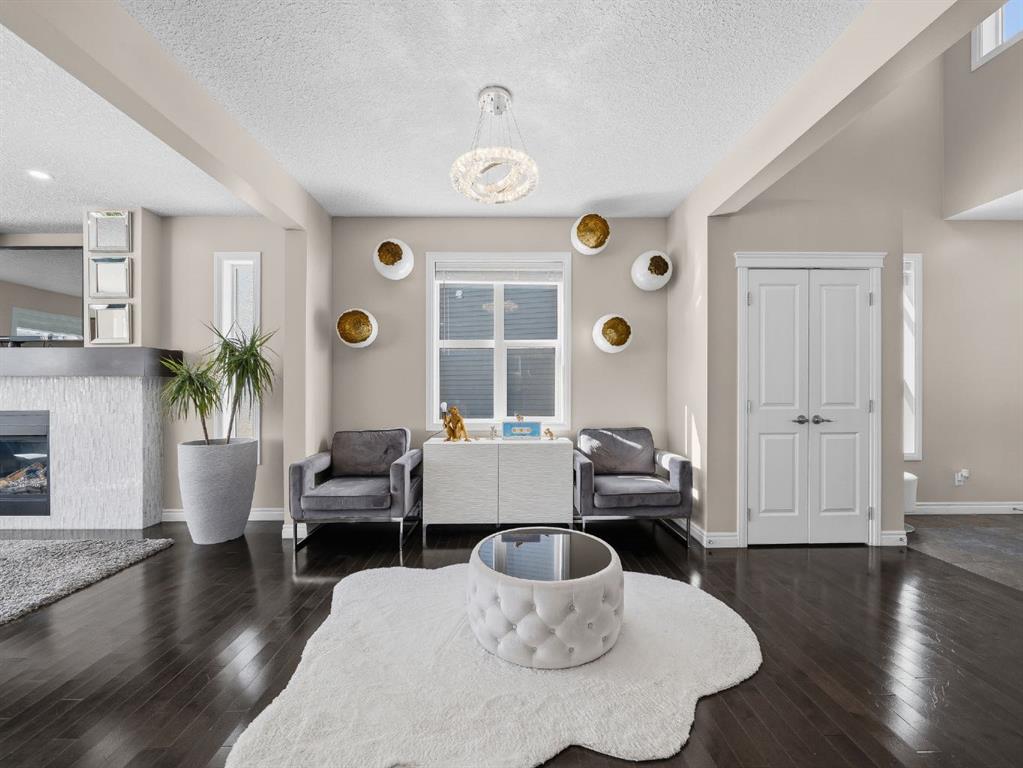 Picture for 91 Silverado Ridge Crescent SW