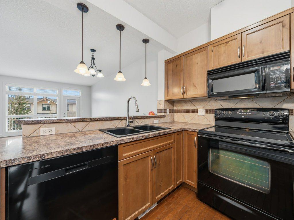 Picture for 5, 172 Rockyledge View NW