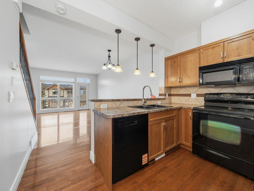 Picture for 5, 172 Rockyledge View NW