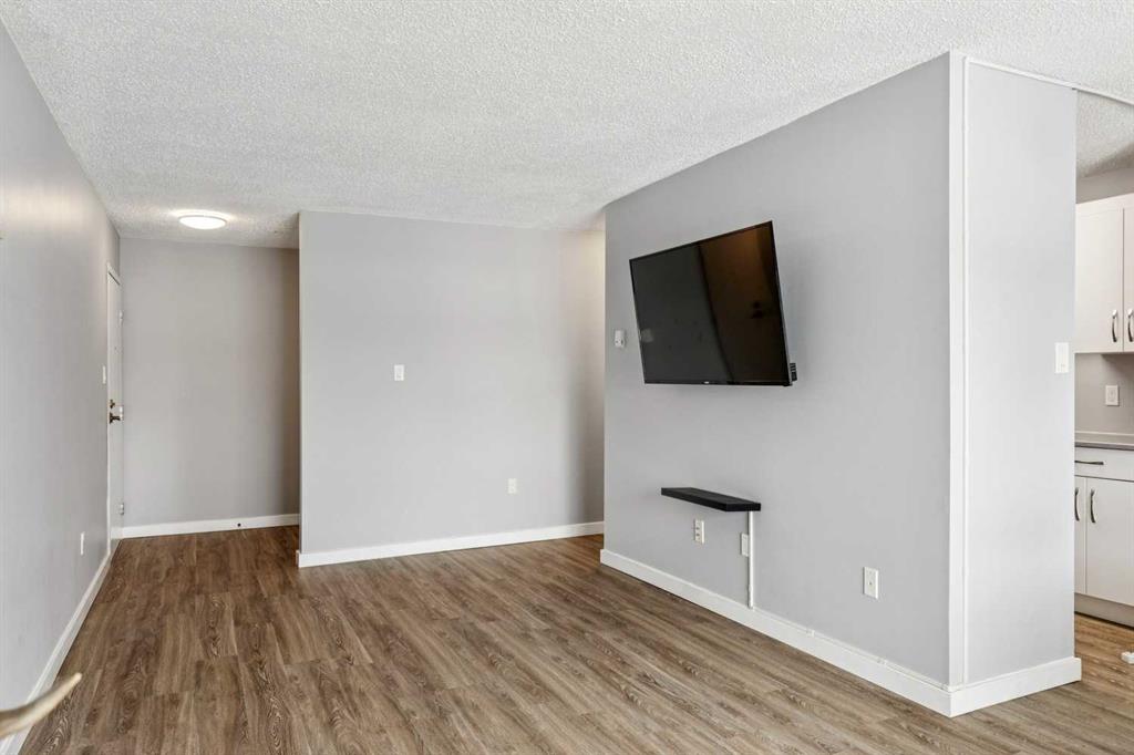 Picture for 2202, 3115 51 Street SW