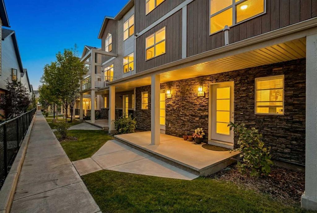 Picture for 108 Redstone View NE